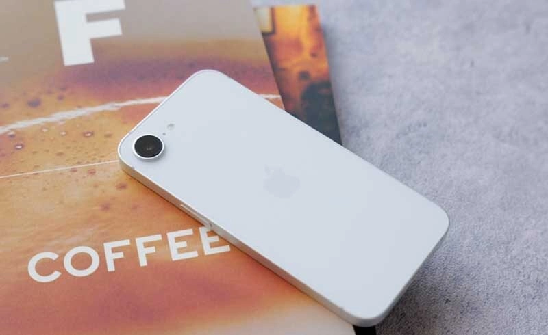 Apple ra mắt iPhone 16e giá 17 triệu với chỉ một camera