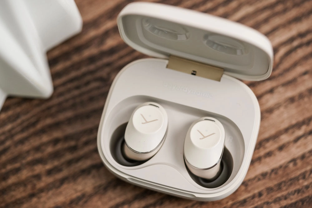 Đánh giá tai nghe Beyerdynamic AMIRON 300: Bước đi vững chãi nhưng chưa hoàn hảo