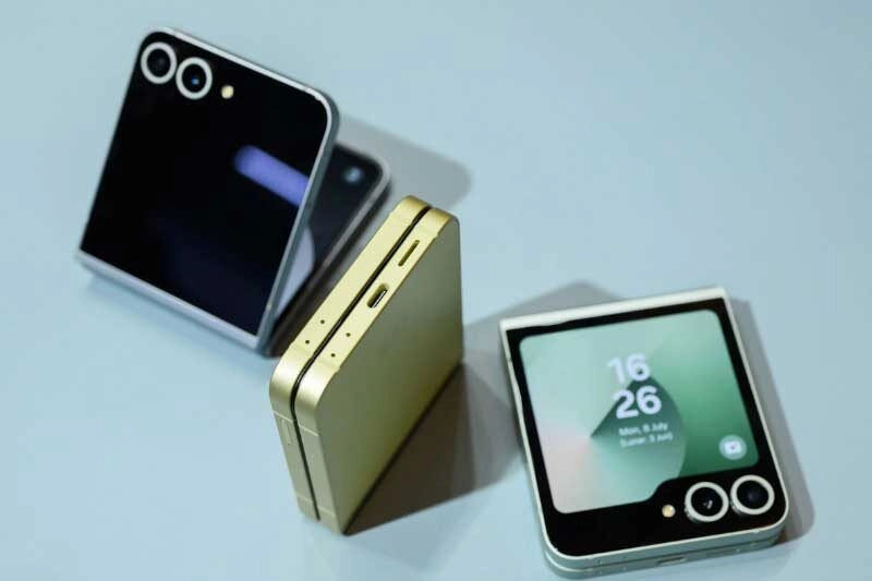 Galaxy Z Flip7 xuất hiện với thiết kế màn hình ngoài hoàn toàn mới