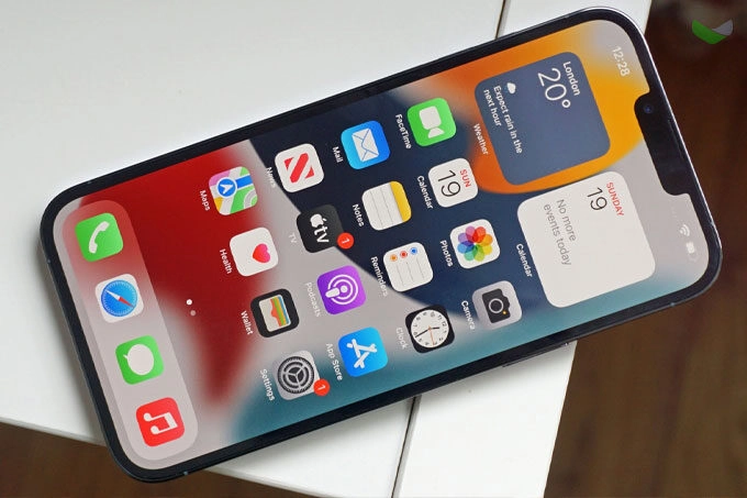 iPhone 13 giảm mạnh nhất Việt Nam nhưng vẫn mạnh mẽ vào 2025