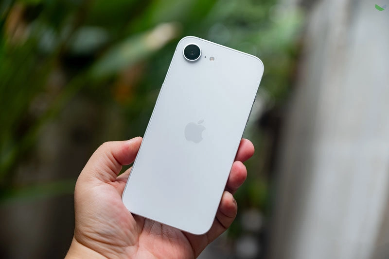 Apple ra mắt iPhone 16e với modem C1 tự sản xuất, kết nối 5G ấn tượng