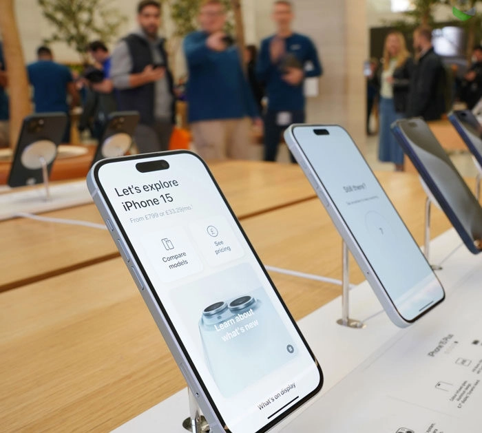 Người Mỹ đổ xô mua iPhone trước thuế mới có hiệu lực